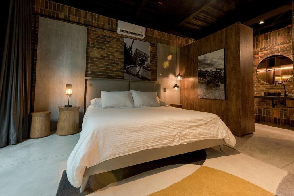 Hotel Meridiano Lofts Medellin Bagian luar foto